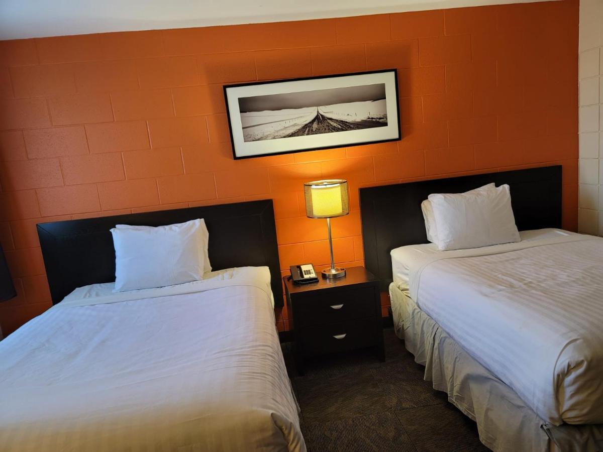 Roadking Inns Motel YYC Buitenkant foto