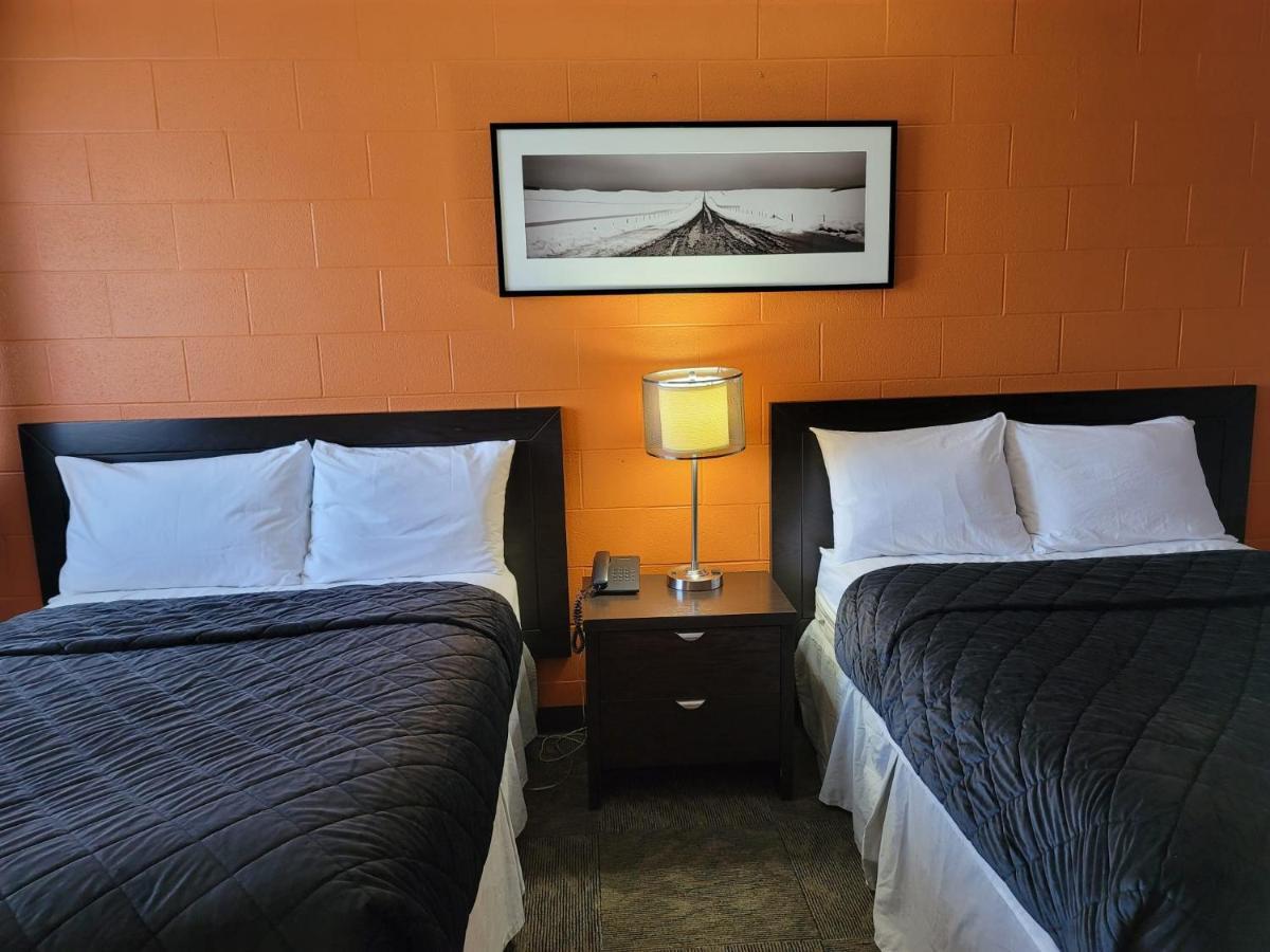 Roadking Inns Motel YYC Buitenkant foto